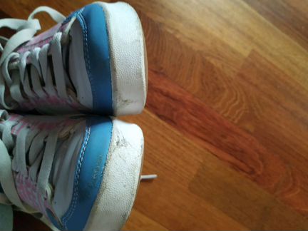 Кроссовки на колёсиках heelys