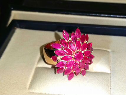 Кольцо с рубинами золотое