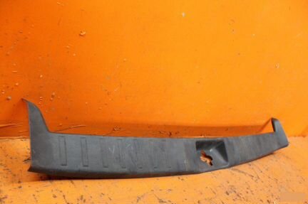 Обшивка панели багажника задняя Mitsubishi Pajero