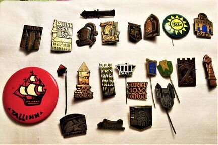 Советские значки по разным городам