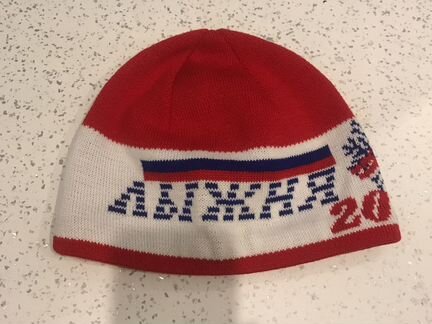 Спортивная вязанная шапка