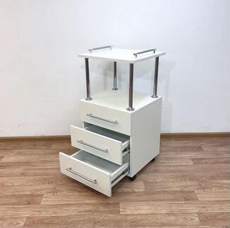 Столик косметолога