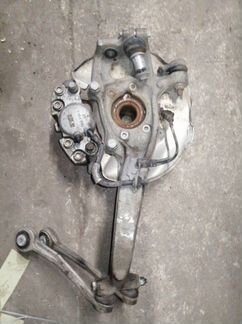 Кулак передний правый Audi A4 B8 CDN 2011