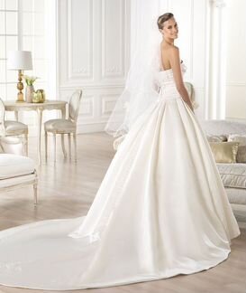Шикарное свадебное платье Pronovias