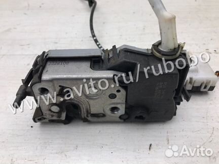 Замок двери задний правый Peugeot 308 1 EP6 2009