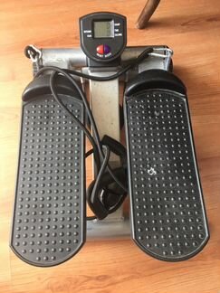 Тренажёр для бёдер и ягодиц