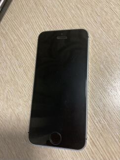Телефон iPhone SE