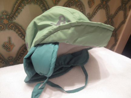 Тёплая шапка (на 4-5 лет) новая