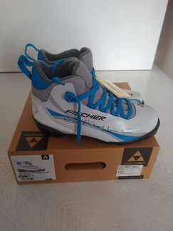Новые лыжные ботинки 40 р
