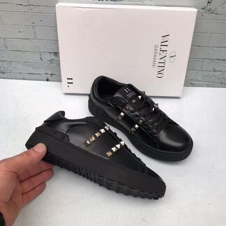 Кеды Valentino Garavani Rockstud Untitled черные