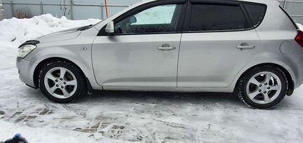 KIA cee'd 1.6 МТ, 2009, 140 000 км