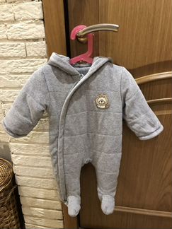 Комбинезон размер 68,на молнии