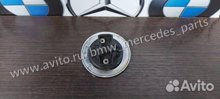 Знак на капот Mercedes W204