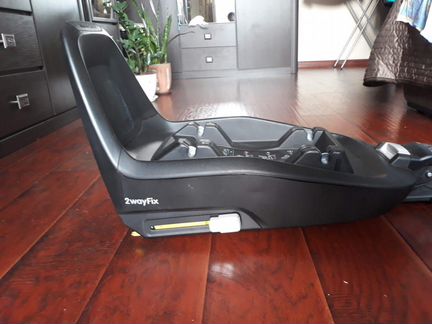 База Maxi Cosi 2way Fix c креслом CabrioFix
