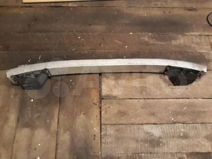 Усилитель бампера Toyota