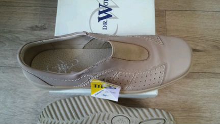 Ботинки новые размер 40