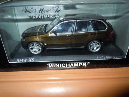 BMW X5 minichamps масштаб 143