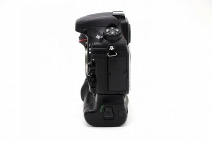 Nikon D800 body + батарейная ручка MB-D12