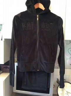 Продам красивый спортивный костюм