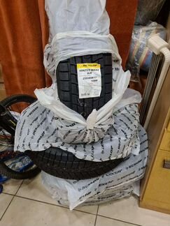 Зимняя резина Dunlop Winter Maxx Sj8 235/65R17 108
