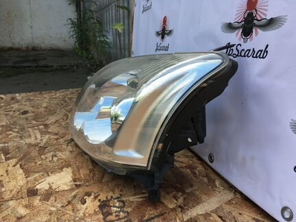 Фара левая Toyota Avensis T25