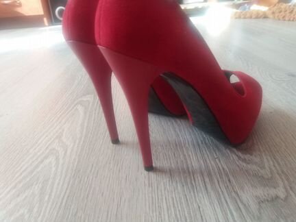 Новые босоножки нат.замша 39р