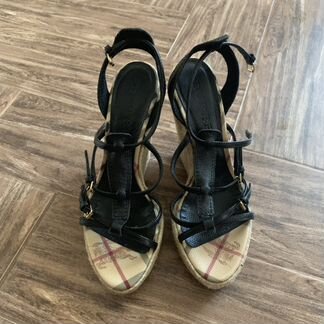 Новые босоножки Burberry 41р