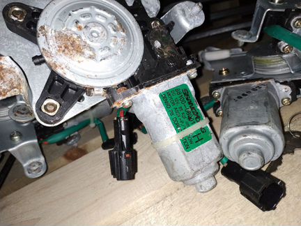 Стеклоподъёмник новый Оригинал Ssang Yong Rexton