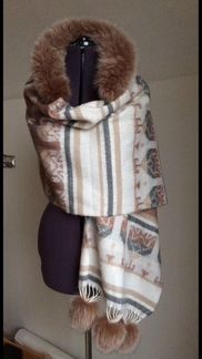 Палантин с натуральным мехом Финляндия