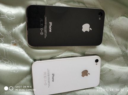 Смартфон Apple iPhone 4